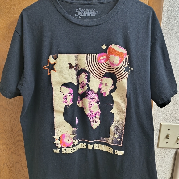 5 Seconds Of Summer Retired Graphic T Shirt From Hot Topic - Picture 1 of 4